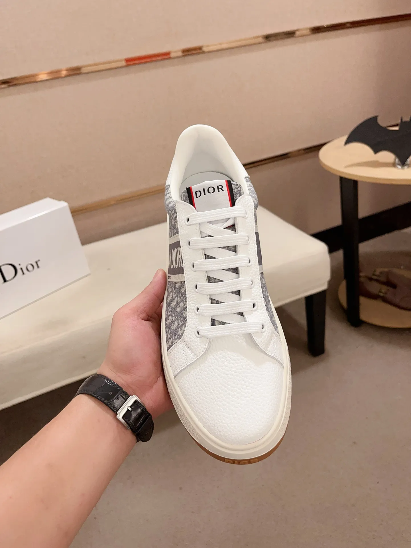 Factory price: 420💰[Dior·Dior] New casual sports style men's shoes, new spring and summer design, perfect workmanship, lace-up lazy style to create wardrobe quality, upper: imported first-layer cowhide, sheepskin lining is soft and comfortable, ultra-light TPU wear-resistant outsole, simple, versatile fashion men's shoes, excellent color code number 38--44. (Can be customized for 45 non-refundable)
